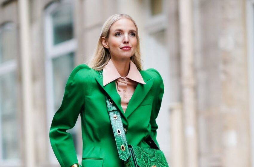  Green Blazer: A Fashionable Statement